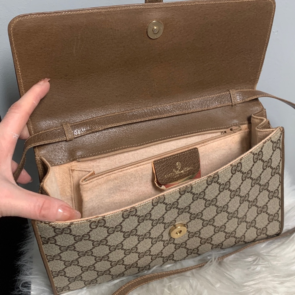 Authentic vintage Gucci brown signature crossbody, shoulder bag, and Cluch - Picture 11 of 17